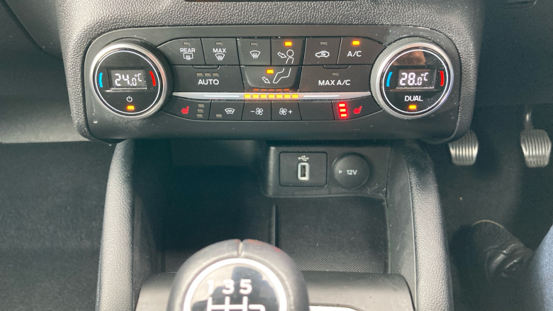 Ford Focus 1.0 EcoBoost 125 Titanium 5dr Petrol Hatchback